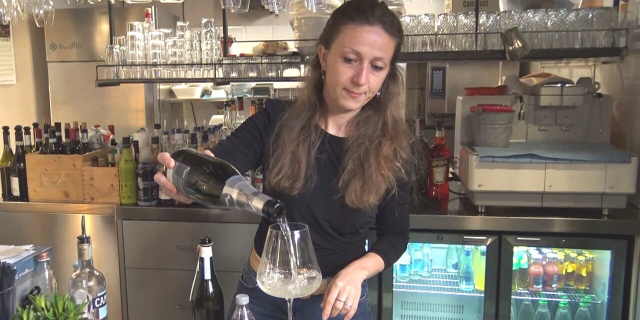 Incontro con Deborah e Duli titolari della Vineria Sartine di Cherasco (CN)