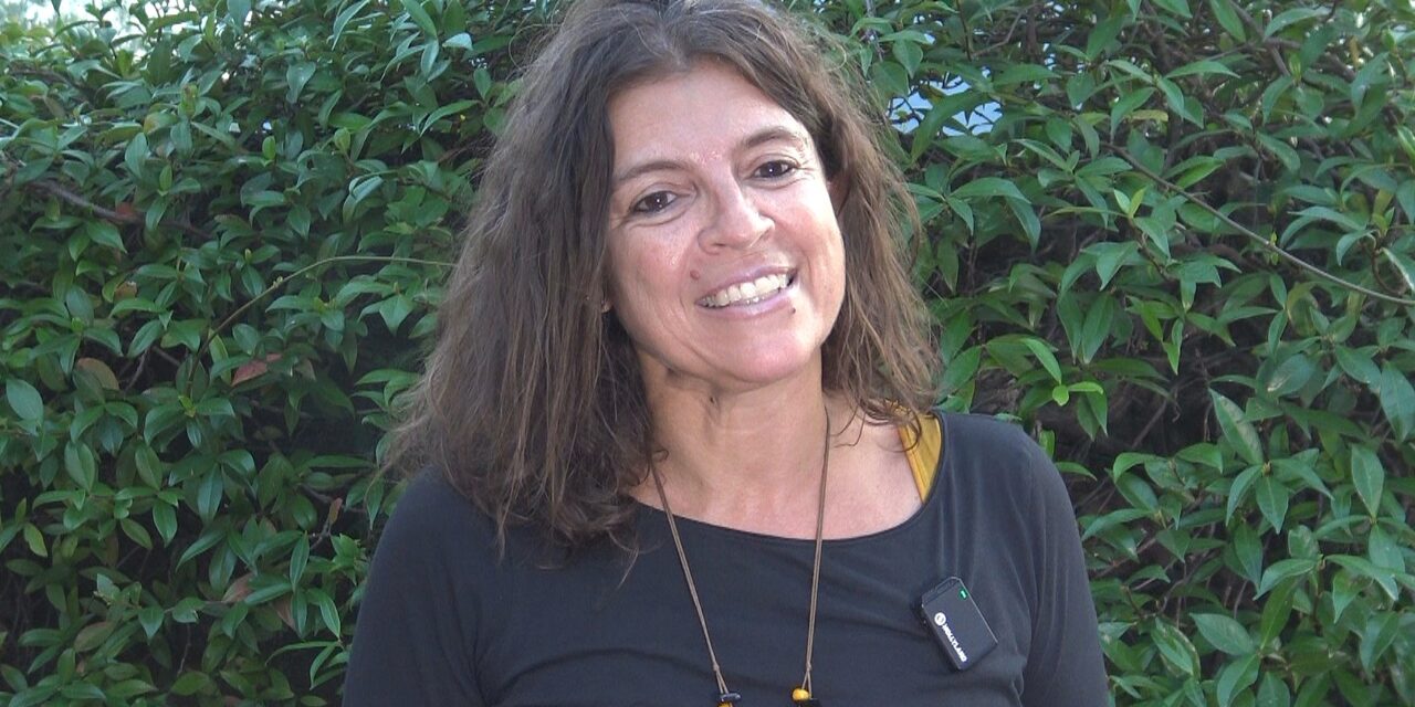 Cinzia Ghirardello ci parla del suo risotto al limone preparato con erbe di montagna e fiori eduli