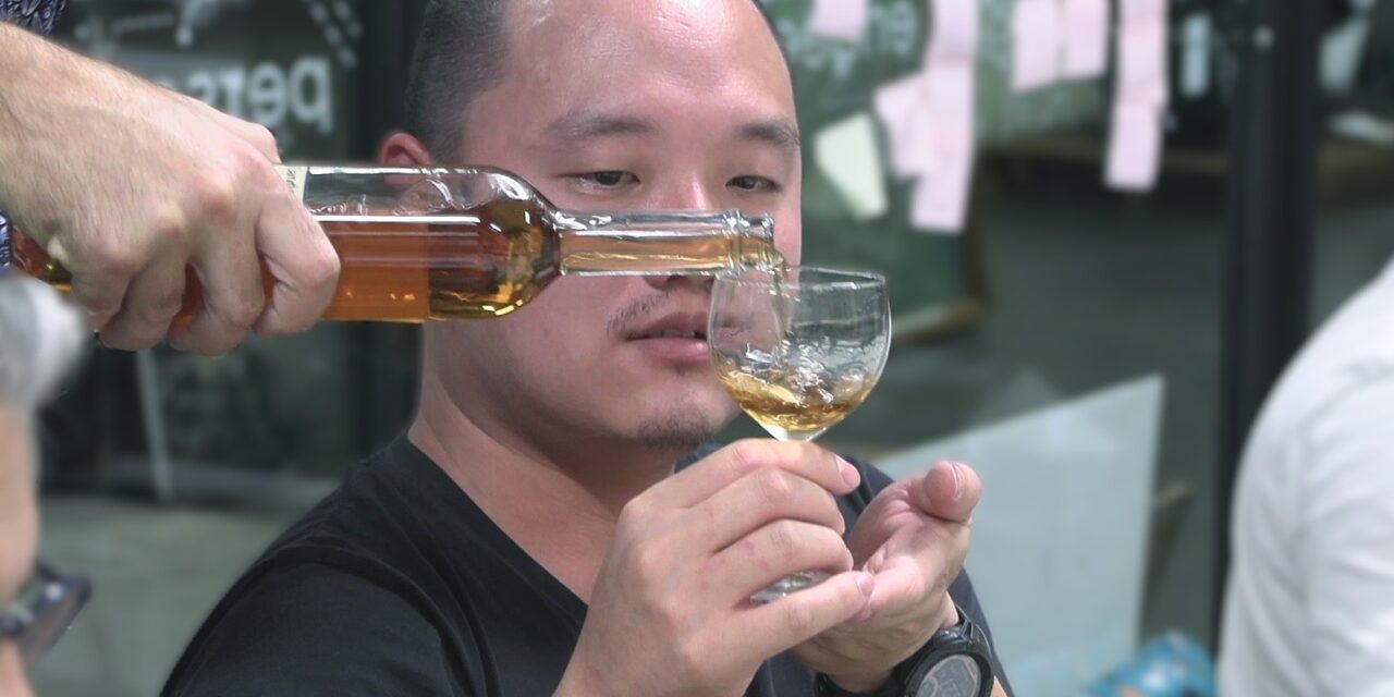 Oltre i confini: Paul Ku dalla Tailandia a Verona per la produzione dell’idromele con AMI