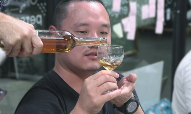 Oltre i confini: Paul Ku dalla Tailandia a Verona per la produzione dell’idromele con AMI
